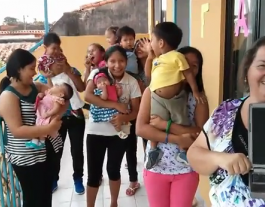 Fotograma del vídeo de la llar El Faro de Bolívia Font: 