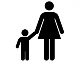 Imatge familia monoparental. Font: Social.cat  Font: 