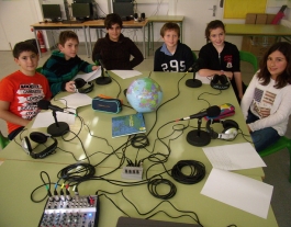 Taller radiofònic de COMSOC Font: 