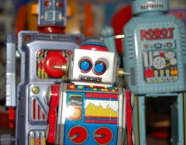 La construcció de robots és una de les activitats més tradicionals dels campus digitals. Imatge de Jeff. Llicència d'ús CC BY-ND 2.0 Font: Imatge de Jeff. Llicència d'ús CC BY-ND 2.0