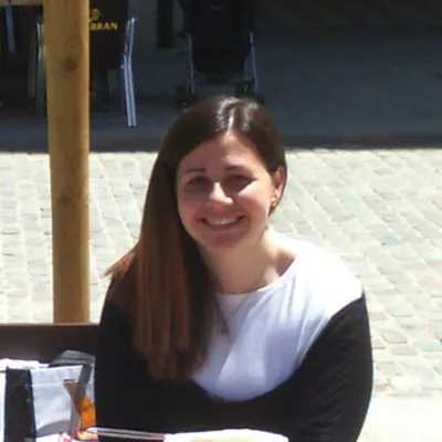 A la foto apareix la presidenta de l'ONG Dagua, Estefania Yus, autora de l'article d'opinió.