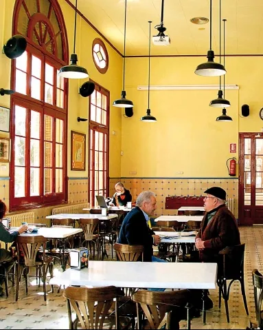 Imatge del bar de l'Ateneu d'Hostalets de Pierola