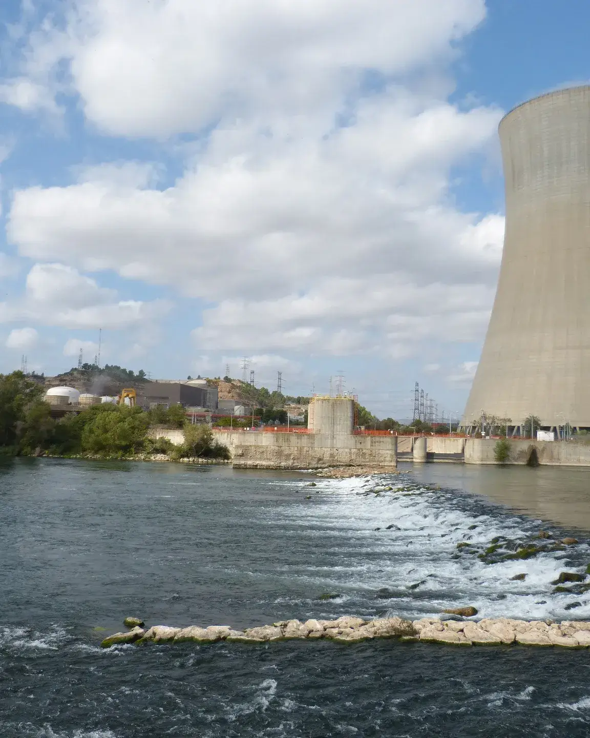 Central nuclear situada a Ascó, a la Ribera d'Ebre.