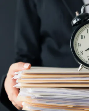 Curs per entendre les obligacions legals de les entitats. Font: Canva.