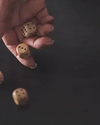 Mà tirant un daus Mà tirant un daus