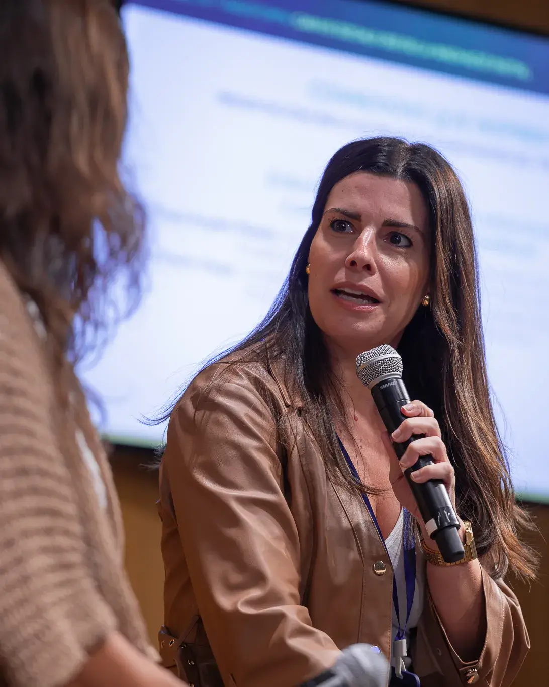 Acte de cloenda del projecte SimbiòTIC sota el títol 'SimbiòTIC: aprenentatges d’un repte compartit'. 