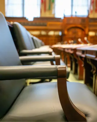 Imatge d'unes cadires.