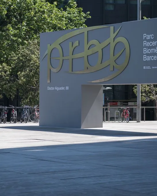 L'estatua del Parc de Recerca Biomèdica de Barcelona