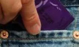 El Kit del Plaer inclourà diferents objectes, entre d'altres un condó masculins