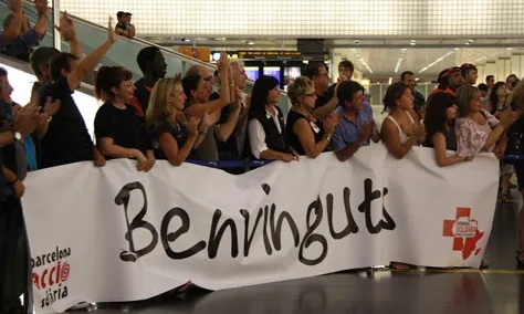 Fotografia del moment en que arribaven a l'aeroport. Extreta de Vilaweb