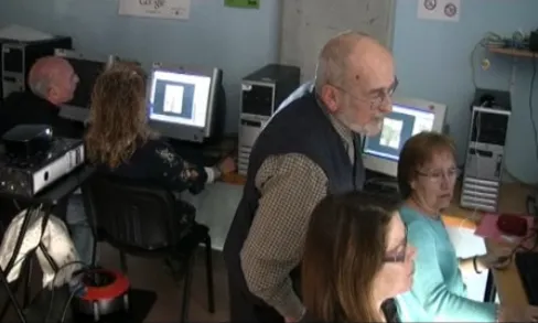 Voluntari i alumnes de l'Òmnia d'Igualada