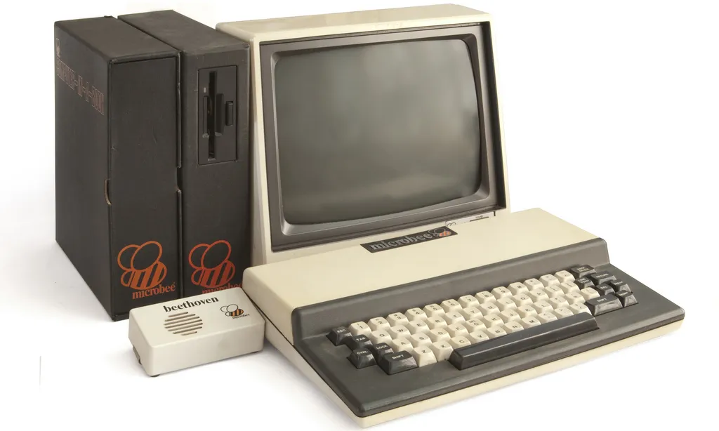 Ordinador antic - Flickr de Easterbilby 