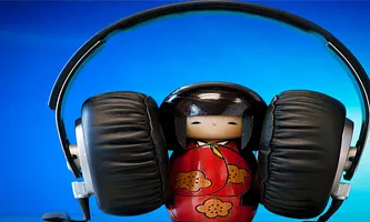Imatge d'una nina amb auriculars per Josh Liba
