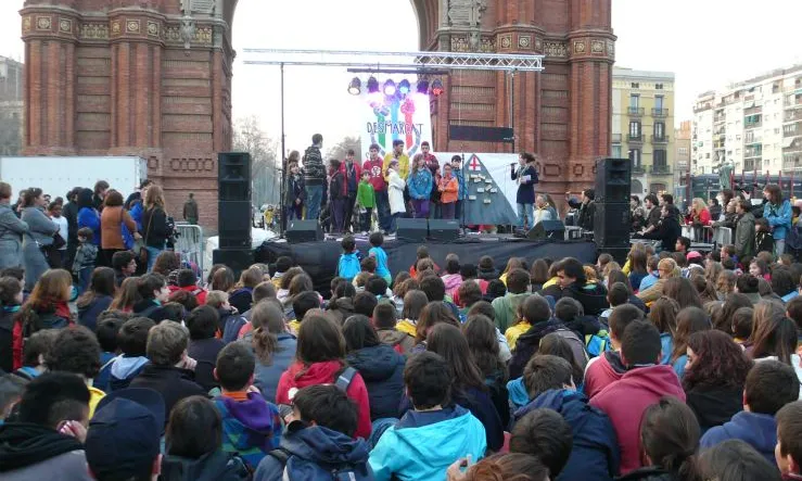 Foto: Recompte dels aliments recollits a l'Arc de Triomf