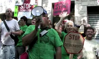 Fotograma del documental "La Plataforma", protesta ciutadana