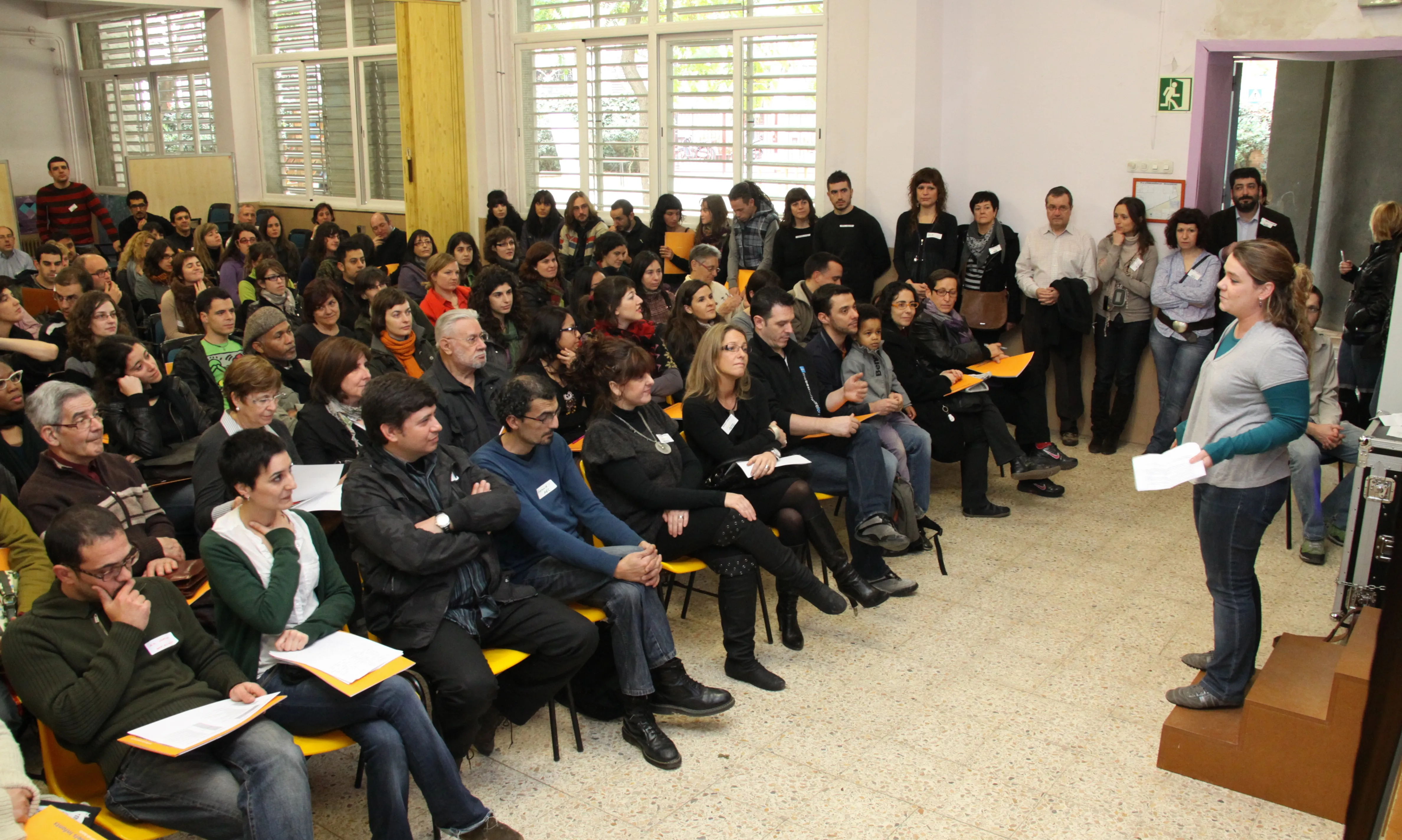 Anna Oró parlant durant un acte del Casal. Font: Casal dels Infants
