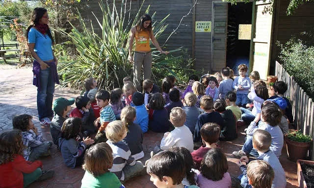 Activitats amb infants. Font: 1000grues/Escola Sadako