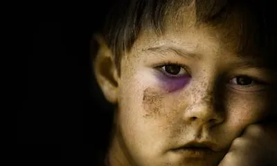 Imatge La Vanguardia: Violència Infància