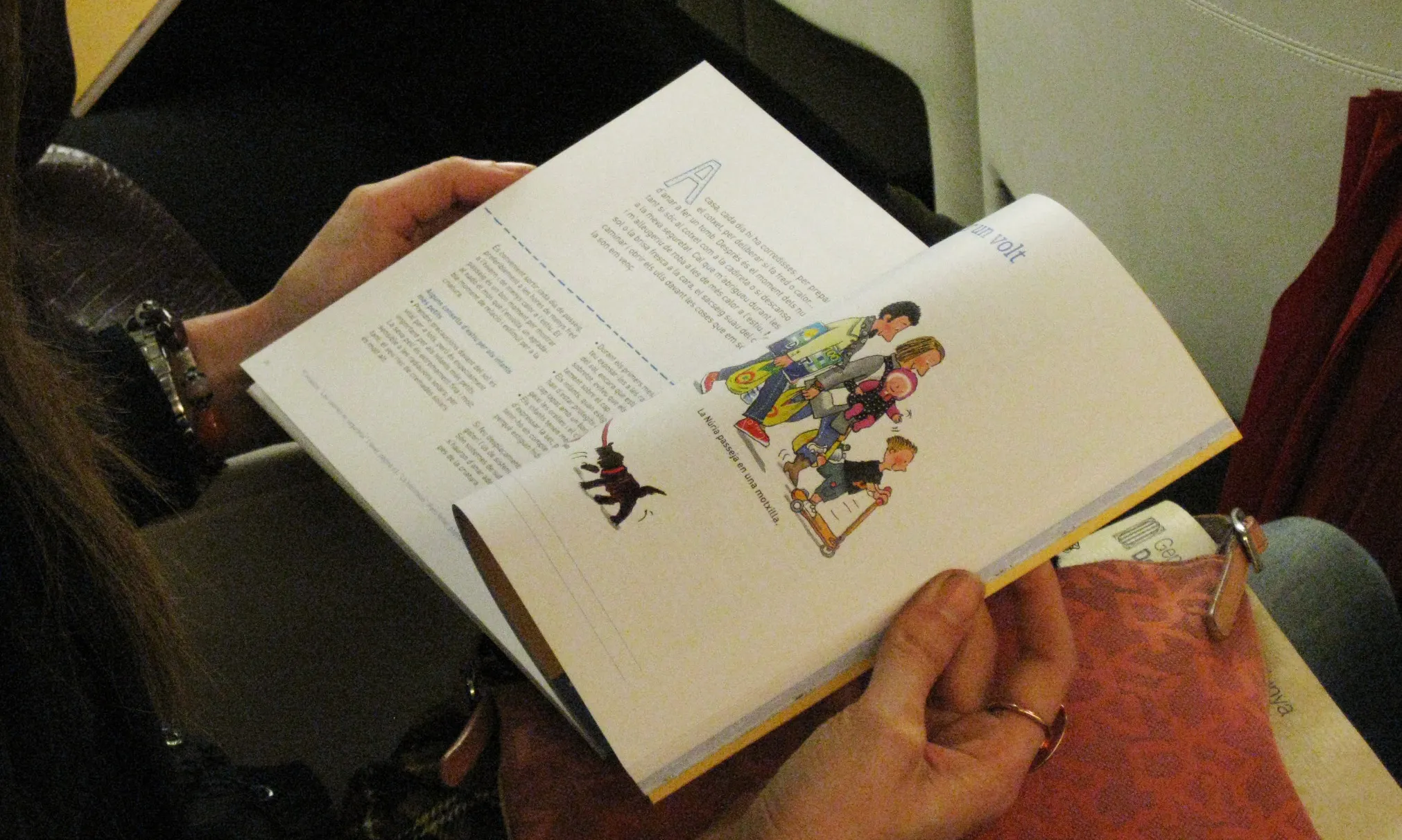 Un exemplar del llibre. Foto: Departament de Benestar Social i Família