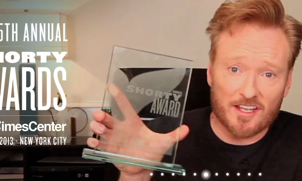 Conan O'Brien amb el Shorty Award