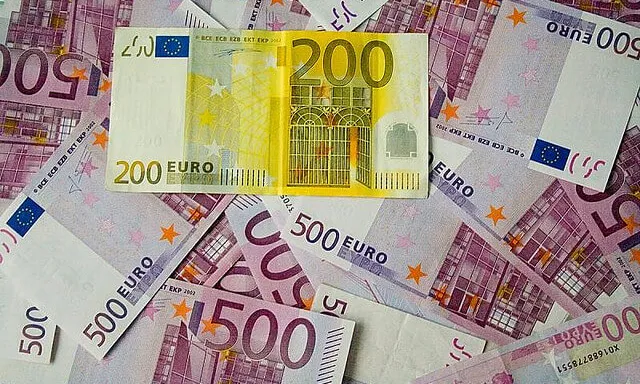 Bitllets de 200 i 500 euros