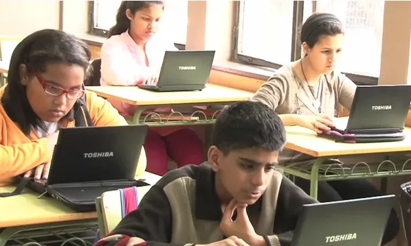 Pla de lectura digital a una escola del Raval