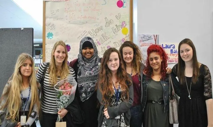 Un grup de noies, foto de la campanya de crowdfunding Everyday Sexism Project