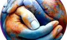 Imatge d'unes mans que semblen el món