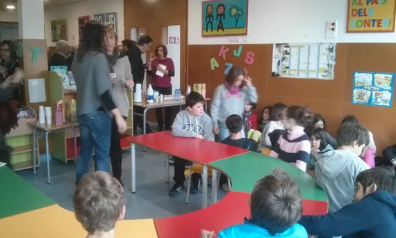 Alumnes de l'Escola Matagalls durant la presentació de la 2a edició del Premi