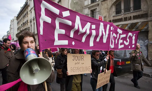 Una manifestació feminista a París. Foto usuari Flickr: looking4poetry.