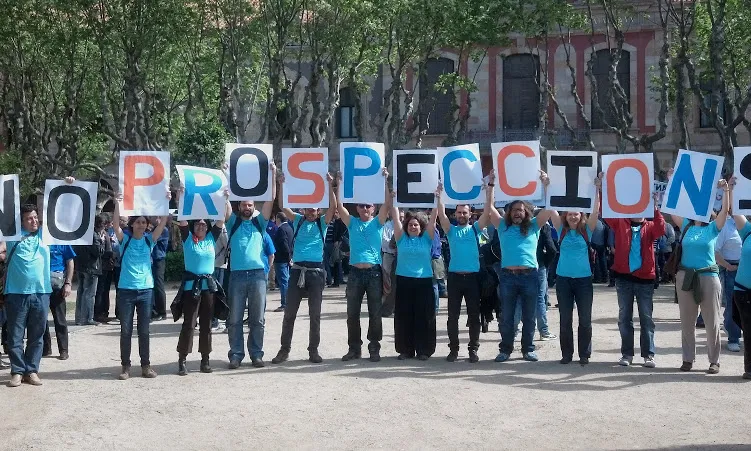 Foto davant el Parlament de Catalunya (10 abril 2014)