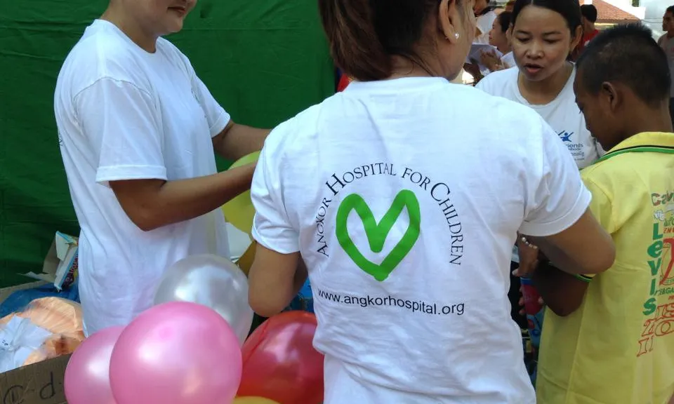 Voluntàries de l'ONG Angkor Hospital for Children