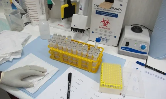 Medicació de càrrega viral a un hospital de Moçambic Font: Sarah-Eve Hammond