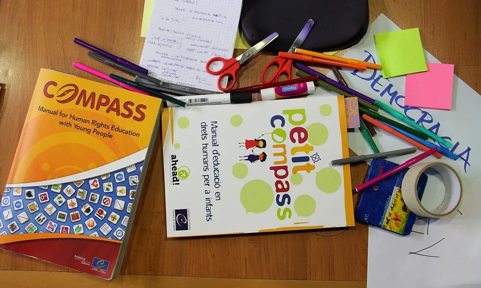 Educacio en Drets Humans - AHEAD