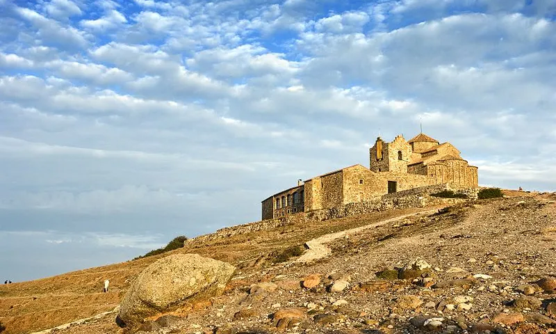 Monestir de Sant Llorenç del Munt. Foto guanyadora de Catalunya 2013