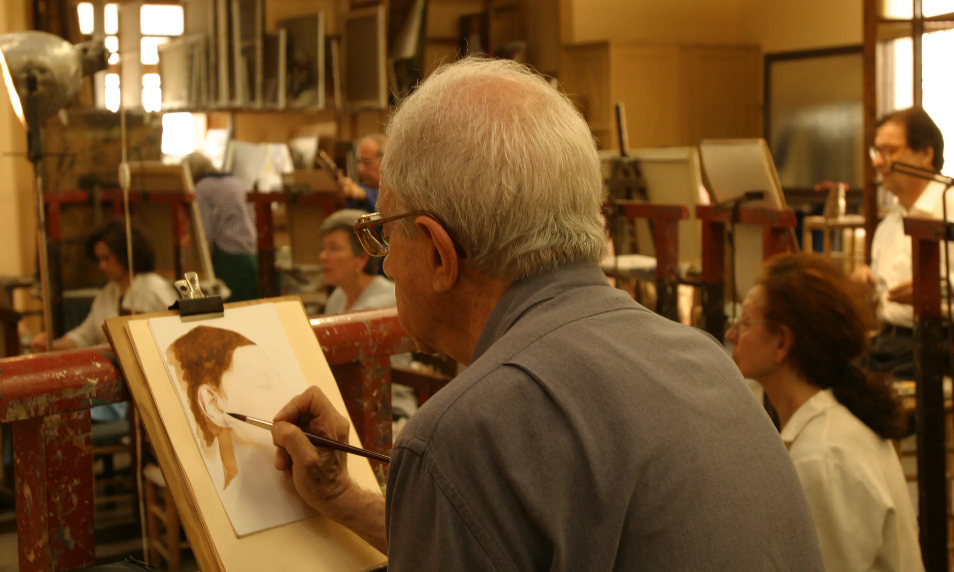 Taller de pintura en un ateneu