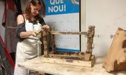 treballant al taller del carrer Sepúlveda (Imatge:millorquenou.cat)