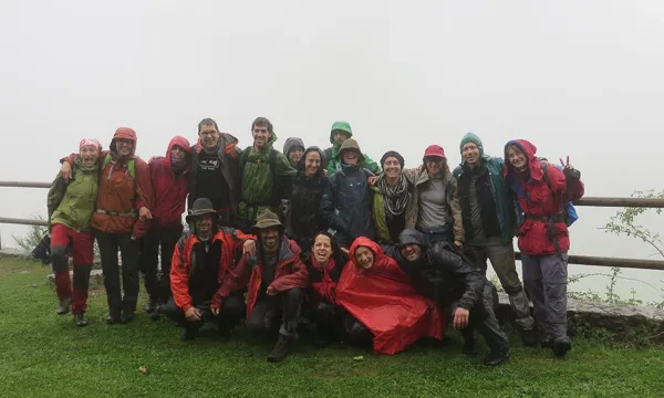 El grup de voluntaris que va participar al projecte la primavera del 2014 (imatge:boscosdemuntanya.cat)