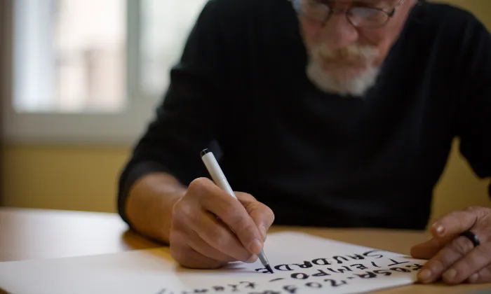 Un dels participants de Homelessfonts, un projecte d'Arrels Fundació
