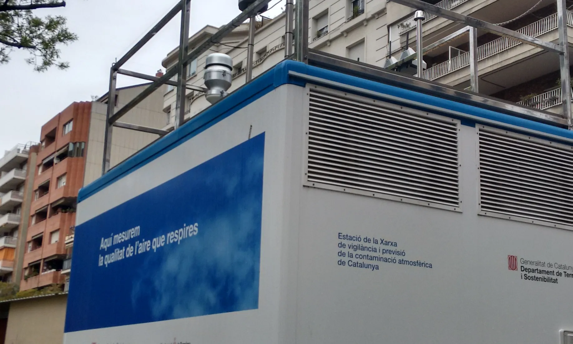 Una estació de la Xarxa de Vigilància Atmosfèrica de la Generalitat (imatge: Anna Parisi)