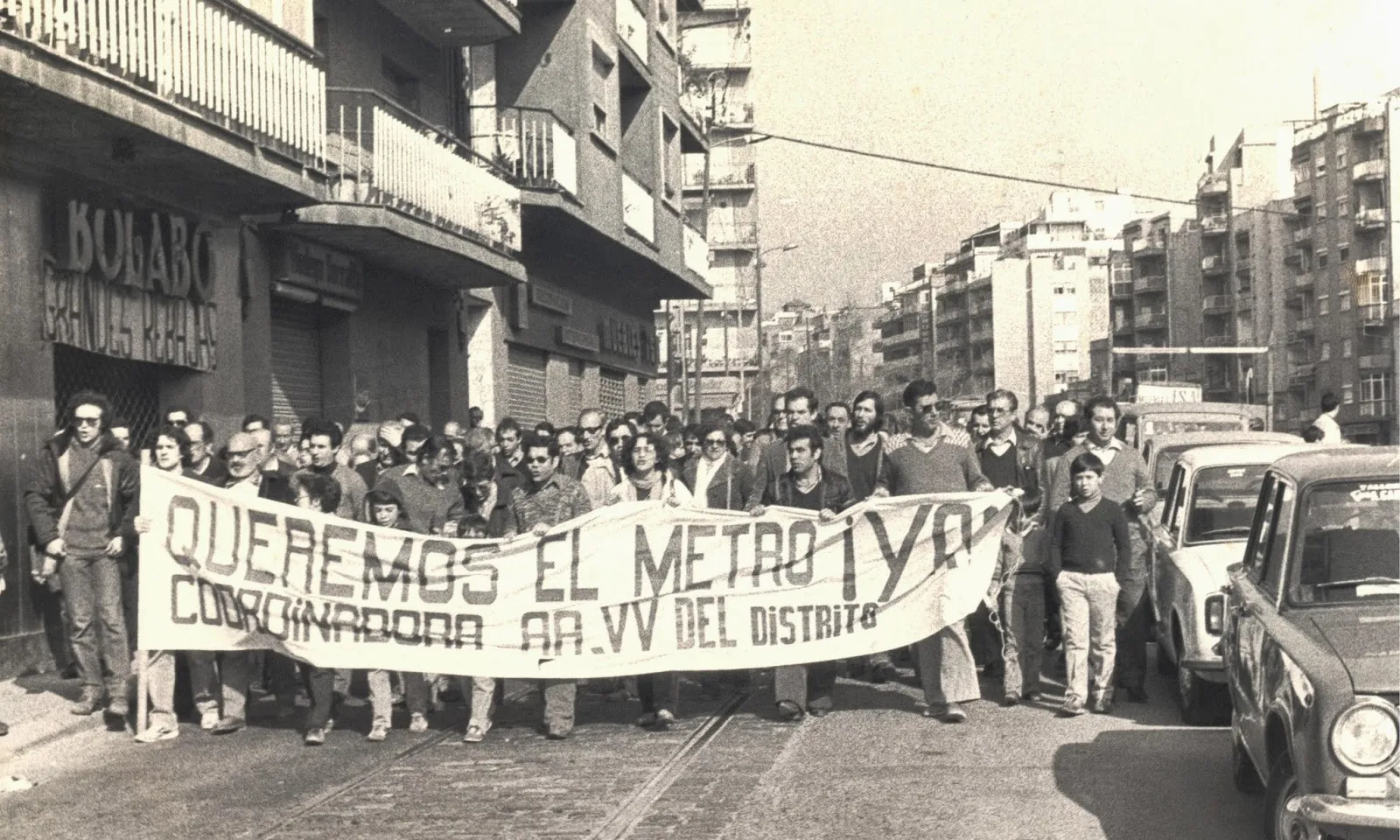 Manifestació veïnal pel transport públic. Foto: arxiu històric de Roquetes-Nou Barris.