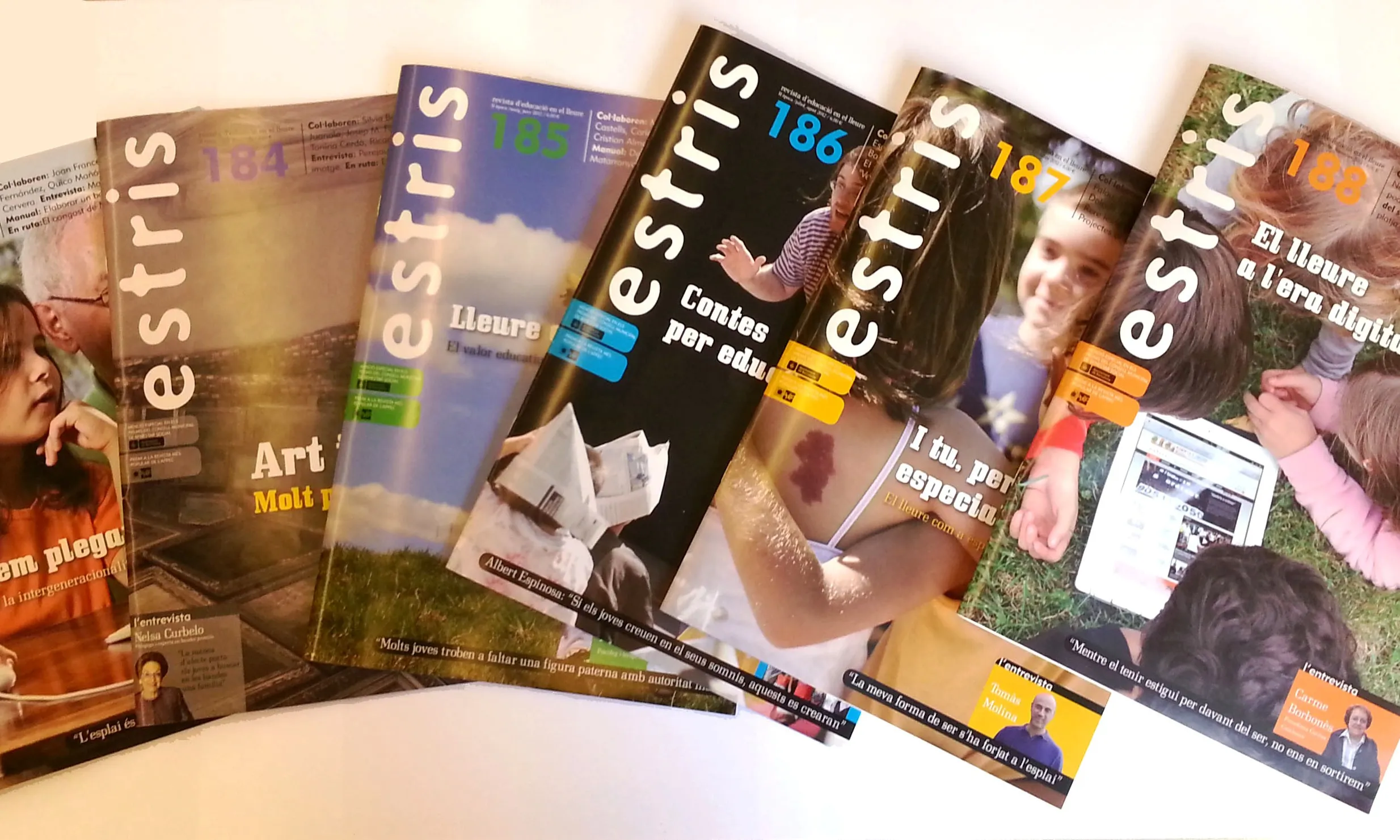 Diverses portades de la revista Estris.