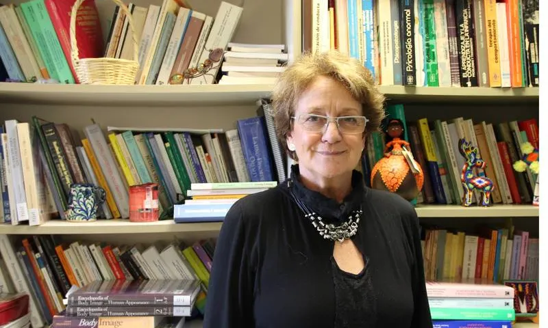 Dra. Rosa Maria Raich Escursell, al seu despatx a la Facultat de Psicologia de la UAB (Autor: Marc Saludes)
