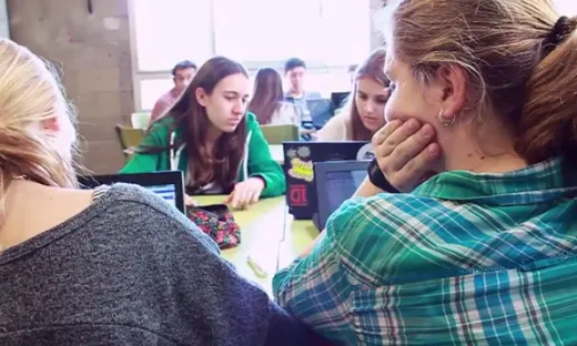 Formació Fescoop. Fotograma del vídeo sobre el programa
