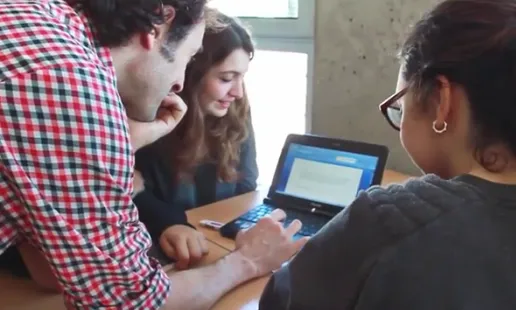 Formació Fescoop. Fotograma del vídeo sobre el programa