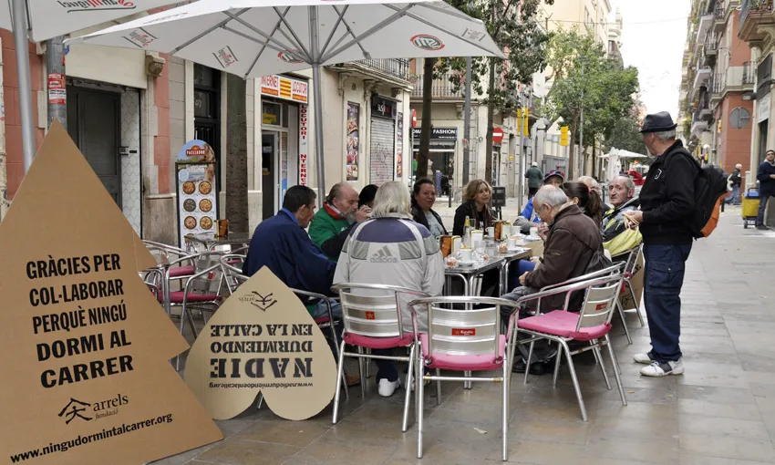 Acció per la campanya de la Fundació Arrels perquè ningú dormi al carrer (Font: flickr.com)