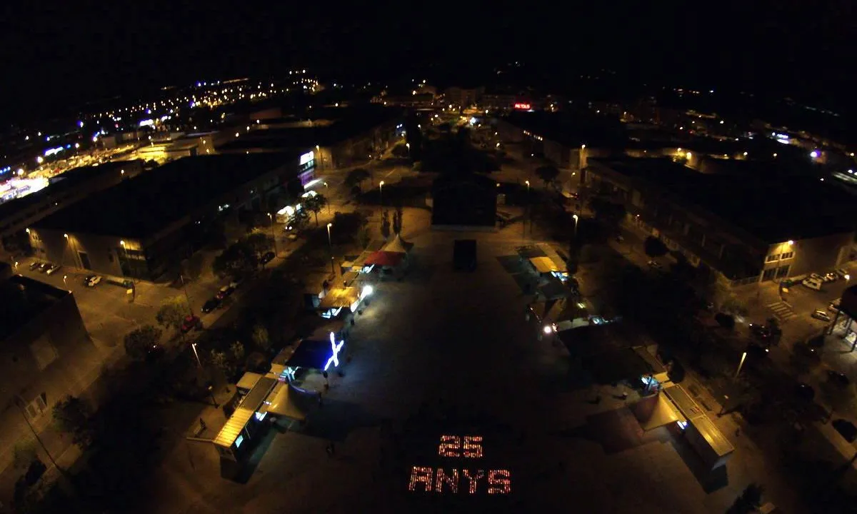 El 2014 es van celebrar els 25 anys d'Embarraca't Figueres. Fonts: Pàgina de Facebook d'Embarraca't Figueres