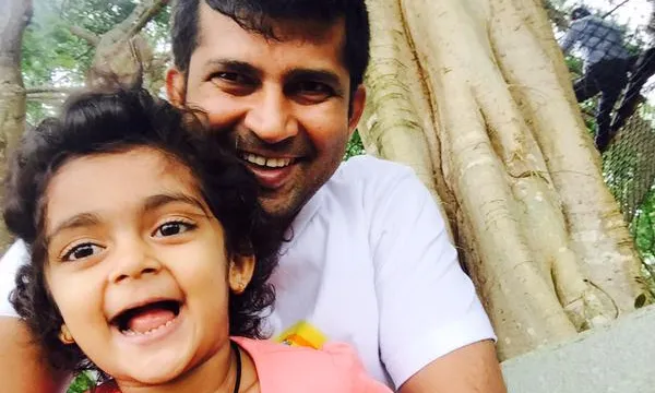 Foto de Pratap Simha (‏@mepratap) per a la campanya #SelfiewithDaughter
