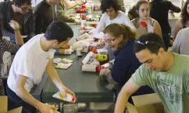 El Banc dels Aliments de Barcelona va atendre 152.489 persones al mes durant l’any 2014