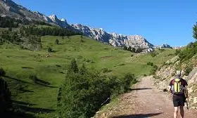 Senderisme al Pirineu Català (imatge; blogs.descobrir.cat)